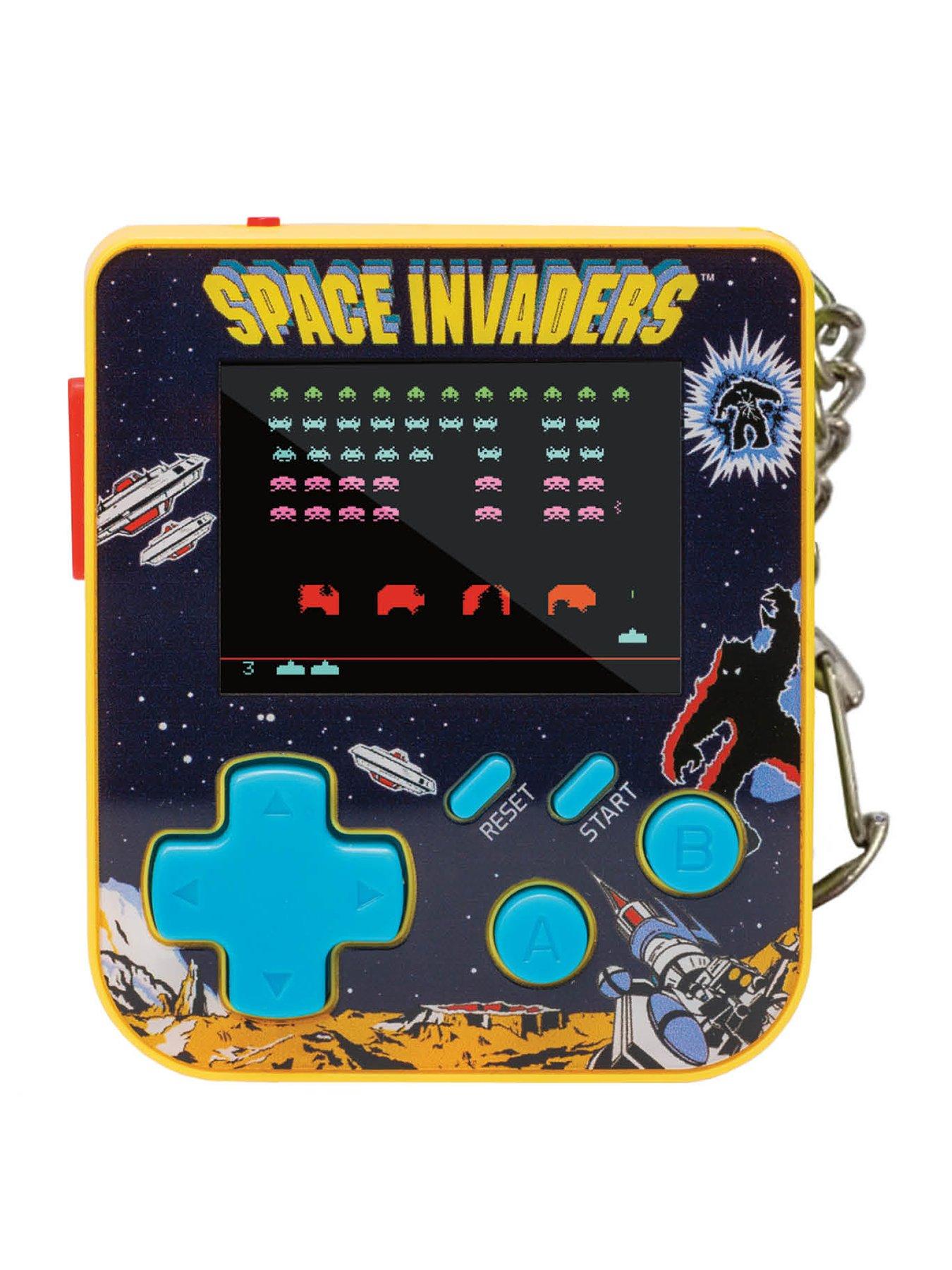 Super Micro - Space Invades Keychain Gamer