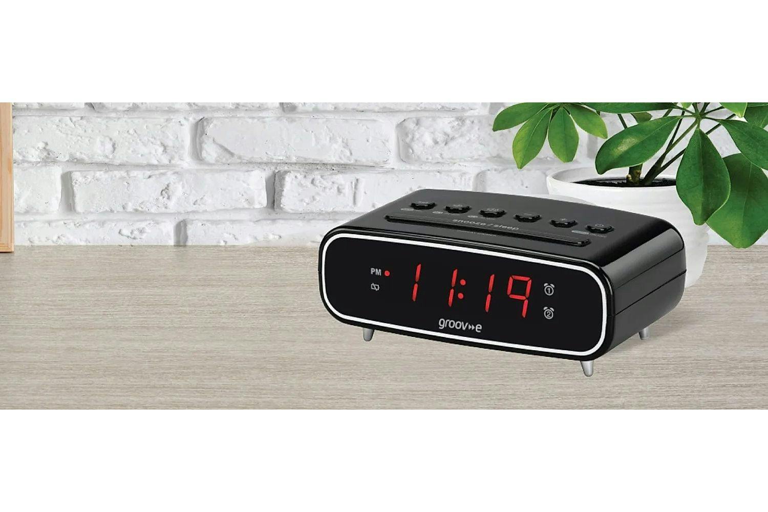 Groove GVCR05BK, Rise FM Alarm Clock Radio, Black | Soundstore